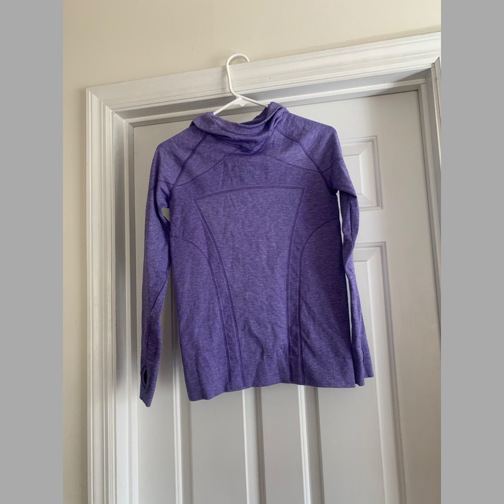 Ivivva long sleeve hooded top